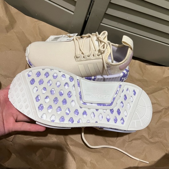 Adidas NMD R1 - Picture 2 of 5